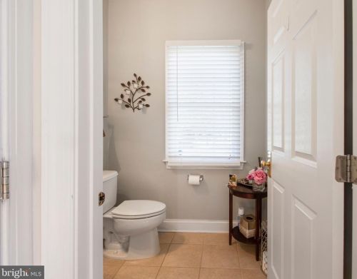 5312 Kernstown Ct, Haymarket VA  20169-4504 exterior