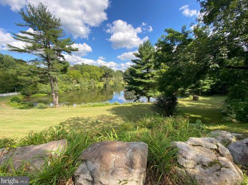 83 White Birch Rd, Molino, PA 17961-9092