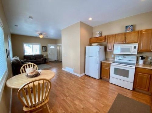 230 Church St, Dodgeville WI  53533-1208 exterior