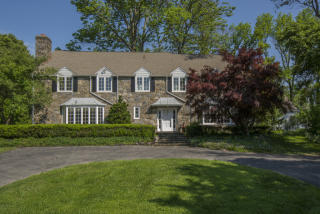 1426 Farview Rd, Ithan, PA 19085-2039