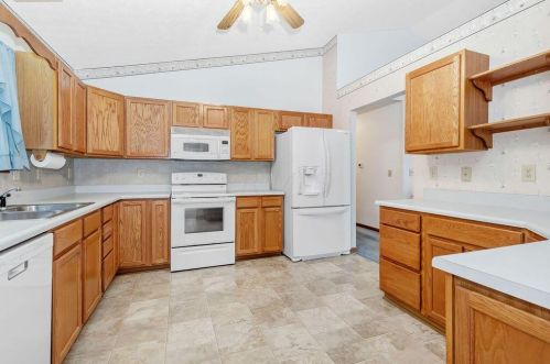 7991 Windsome Ct, Blacklick OH  43004-8104 exterior