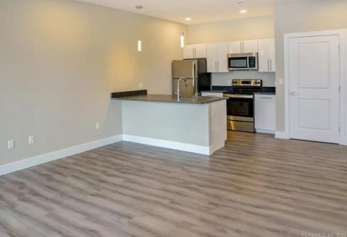 158 Cherry St, Milford CT  06460-3436 exterior