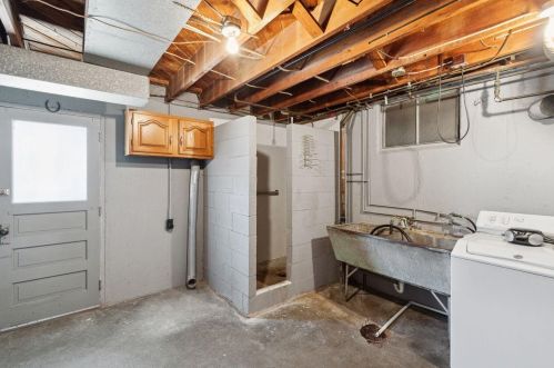 323 Swan Cir, Covington KY  41018-1937 exterior