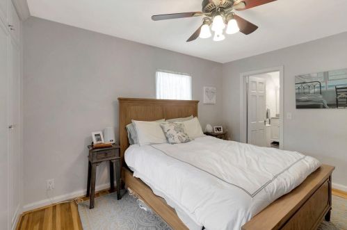 3935 Eileen Dr, Cincinnati OH 45209-2016 exterior