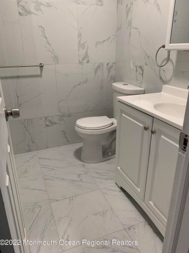 366 Arlington Ave, Berkeley Township NJ 08721-2357 exterior