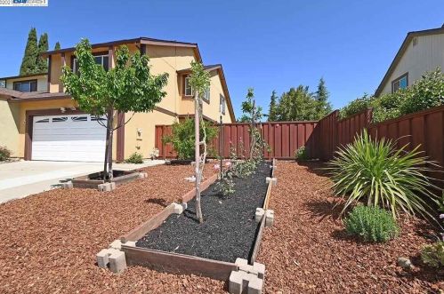5474 Treeflower Dr, Livermore, CA 94551-6907