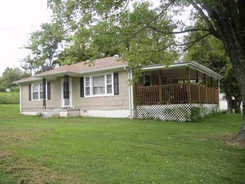 8315 Old Highway 52, Westmoreland, TN 37186-3127