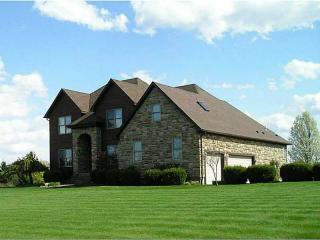 1402 Darien Ln, Springfield, OH 45505-3568