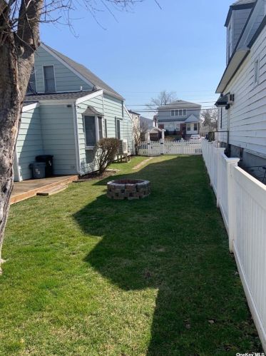 49 3rd Ave, East Rockaway NY  11518-1914 exterior