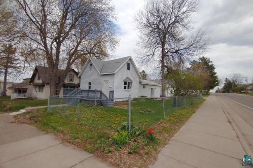 218 17th St, Scanlon MN  55720-1928 exterior