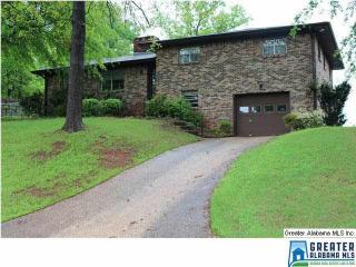 1033 Capri Cir, Bessemer, AL 35023-2405
