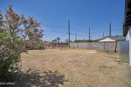 1811 Encinas Ln, Phoenix AZ  85040-1414 exterior