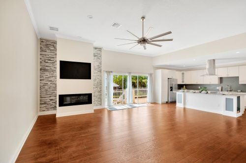 1040 Pointe Alexis Dr, Tarpon Springs FL  34689-7119 exterior