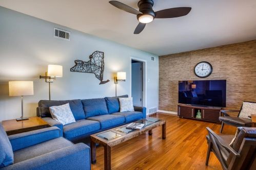 406 Frances Way, Richardson TX  75081-4206 exterior