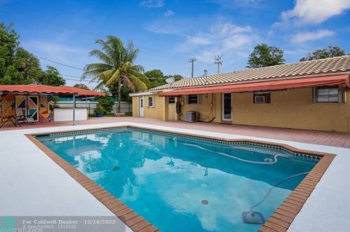 6901 16th St, Hollywood FL  33023-2025 exterior