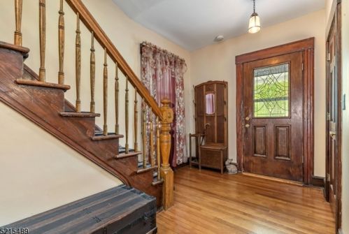 412 Walnut St, Roselle Park, NJ 07204-2014