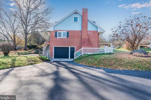 1749 Church Rd, Hummelstown PA  17036-9724 exterior