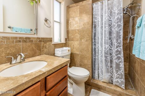 1935 Torrey Pne Ln, Chandler AZ  85249-3876 exterior