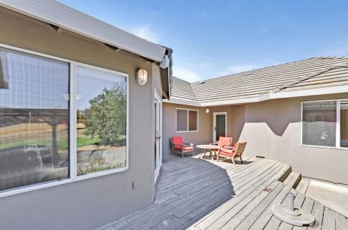 10000 Walter Welsher Ct, Gilroy CA  95020-9704 exterior