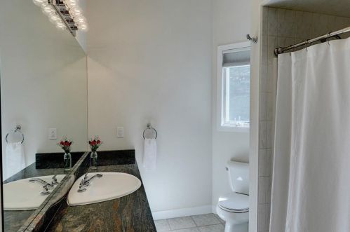 1 Morning Star Ct, Lincoln RI  02865-4586 exterior