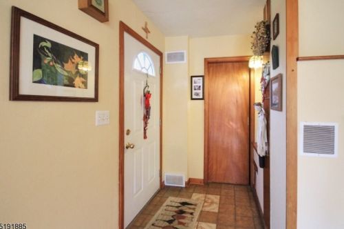 25 Elm St, Oxford, NJ 07863-3074