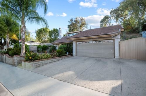 27025 Las Mananitas Dr, Santa Clarita CA  91354-2205 exterior