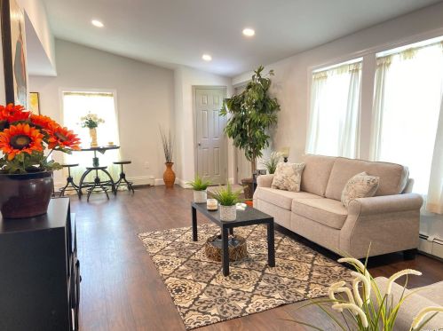 70 Gates Ave, Central Islip NY  11722-1809 exterior