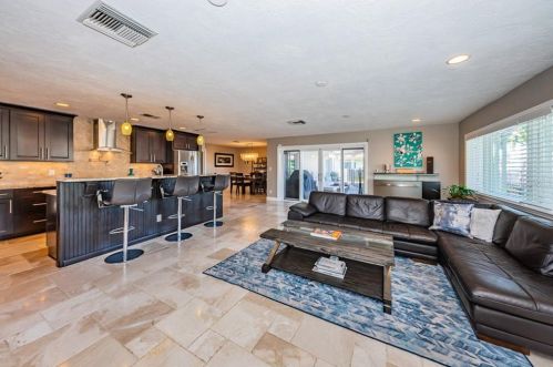 1999 Illinois Ave, Saint Petersburg FL  33703-3421 exterior