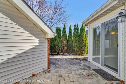 196 Loganberry Ln, East Freehold NJ  07728-4045 exterior