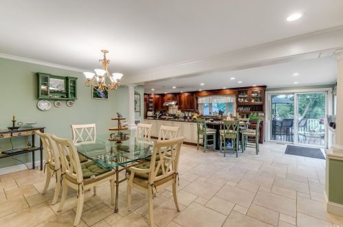 49 Crystal Beach Blvd, Moriches NY  11955-1909 exterior
