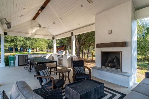 10555 Watsonville Rd, Gilroy CA  95020-9433 exterior