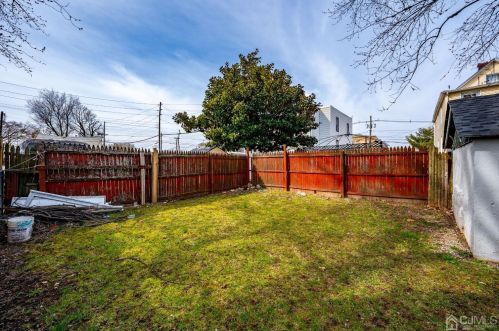 15 Douglas St, Perth Amboy NJ  08863-2205 exterior