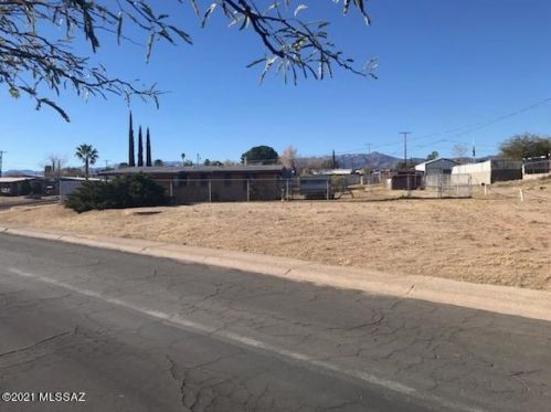 902 4th Ave, San Manuel, AZ 85631-1032