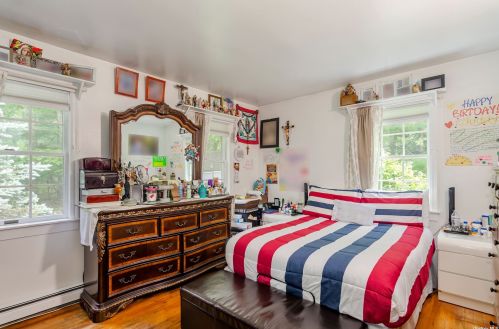 9 Cedar Dr, East Hampton NY  11937-1477 exterior