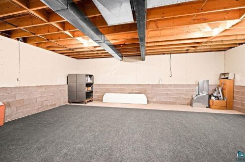 5260 Samuelson Rd, Duluth MN 55811-9789 exterior