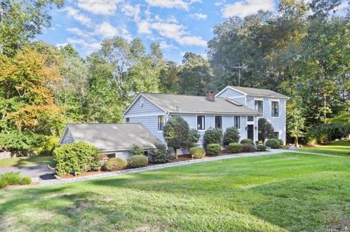 59 Quaker Ridge Rd, Stamford, CT 06903-2310