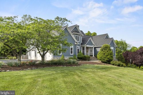 17621 Stonegait Ct, Round Hill VA  20141-2264 exterior