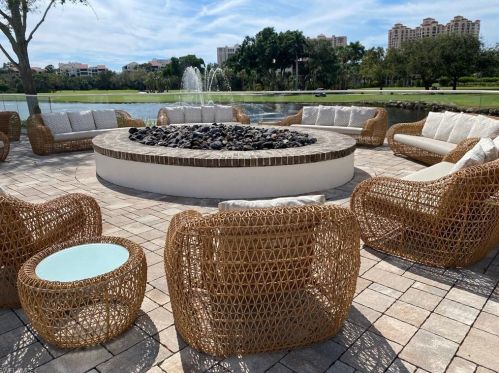 818 Tanbark Dr, Naples FL  34108-8571 exterior