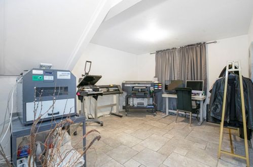27067 Alabastro Dr, Santa Clarita CA  91354-2215 exterior