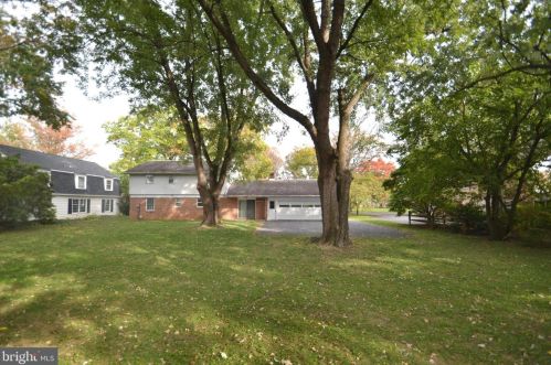 1023 Areba Ave, Swatara PA  17033-2204 exterior