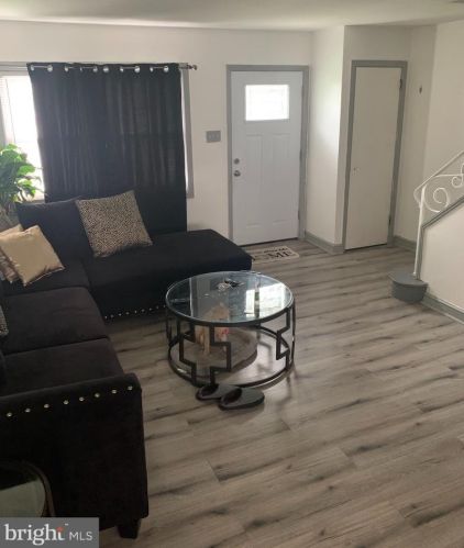 1572 Park Blvd, Camden, NJ 08103-2757