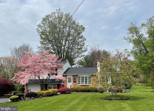 255 Hunsberger Ln, Harleysville, PA 19438-1811