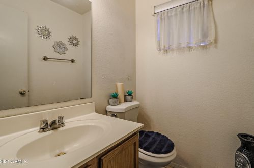 8610 67 Dr, Peoria AZ 85383-7103 exterior