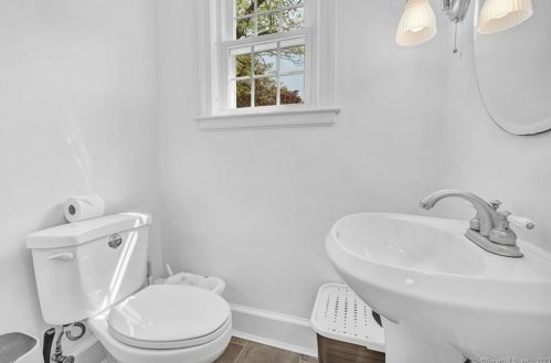 588 Lincoln St, New Britain CT  06052-1820 exterior