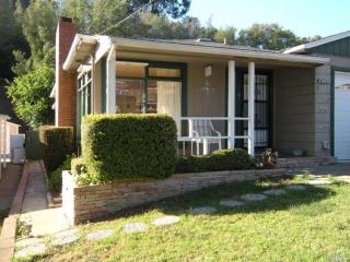 3089 Bantry Ave, Oakland, CA 94605-2517