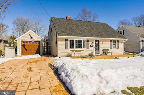 85 Roosevelt Cir, Tinton Falls, NJ 07701-5824