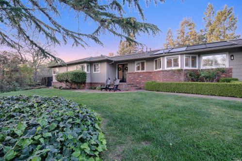 341 Fairway Dr, Santa Rosa, CA 95409-5611
