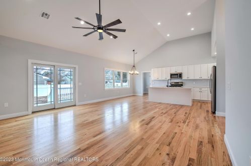 414 Seaward Pl, Lacey NJ  08731-2836 exterior