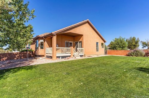 1210 Scarsboro Dr, Pueblo CO 81007 exterior
