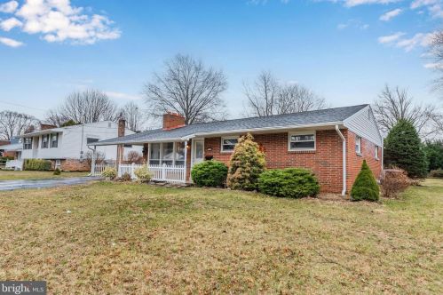 1108 Charles St, Navy Sup Dpt, PA 17055-3946